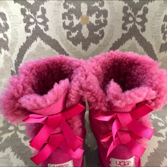 Girls Bailey Bow Uggs - Picture 3 of 8